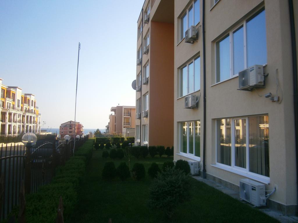 Anna Marina Apartments Sveti Vlas Extérieur photo