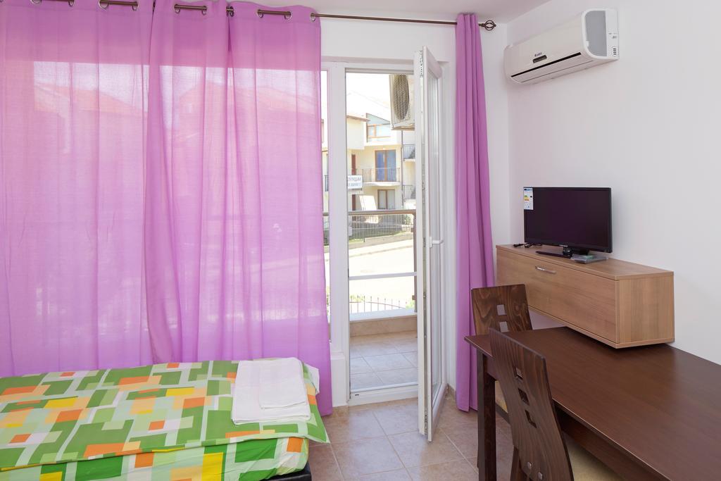 Anna Marina Apartments Sveti Vlas Extérieur photo