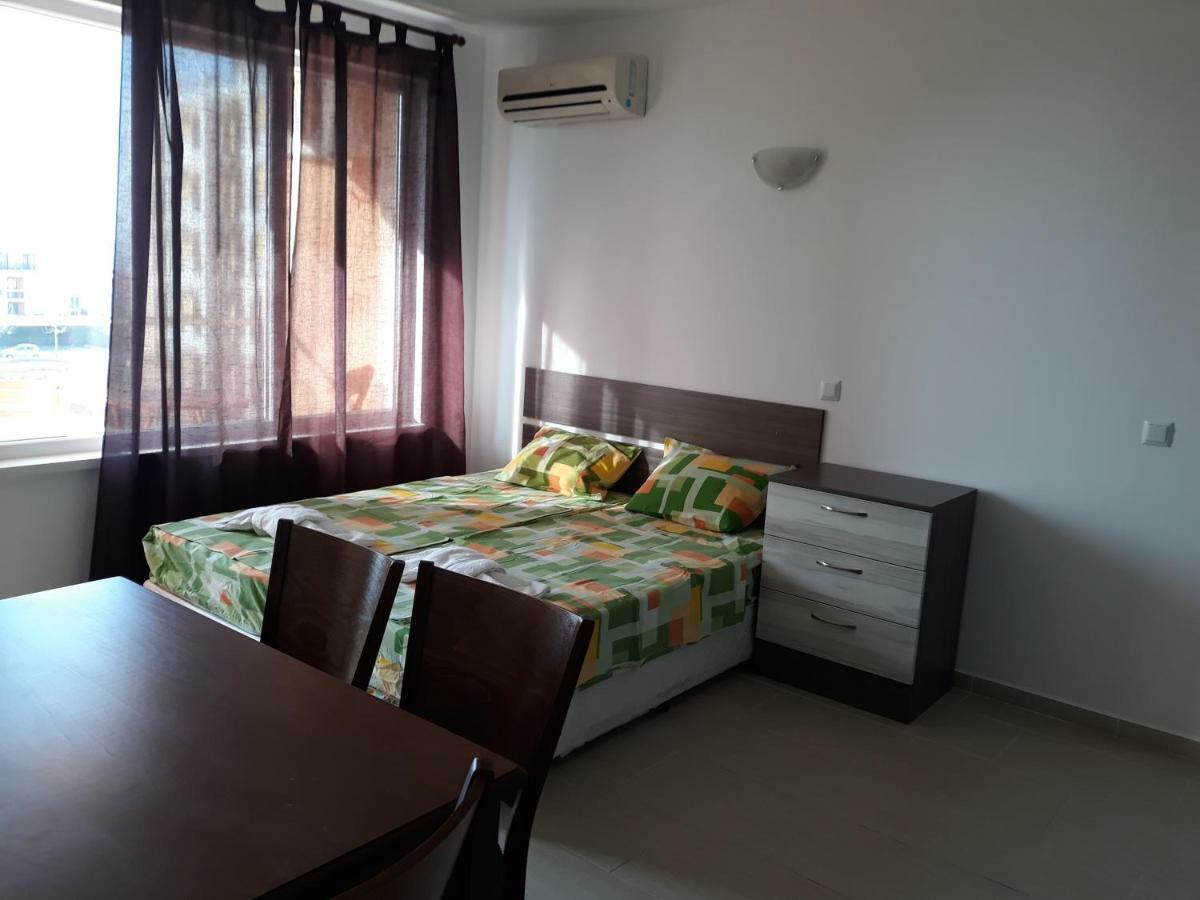 Anna Marina Apartments Sveti Vlas Extérieur photo